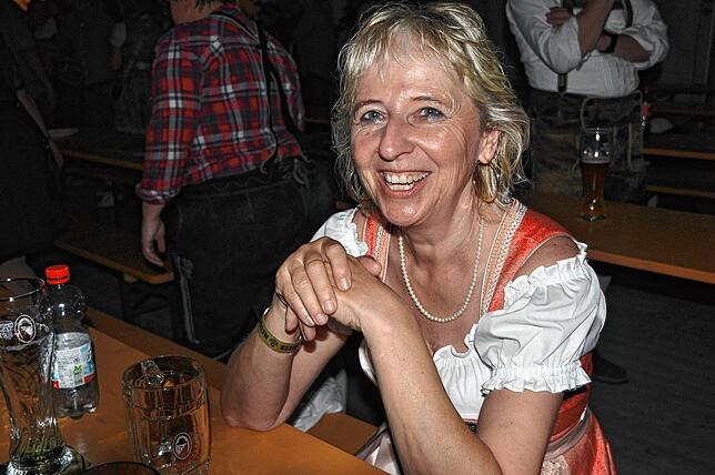 Bild 15: Vollgasstimmung war bei der Dirndl- und Lederhosenparty in Leimbach