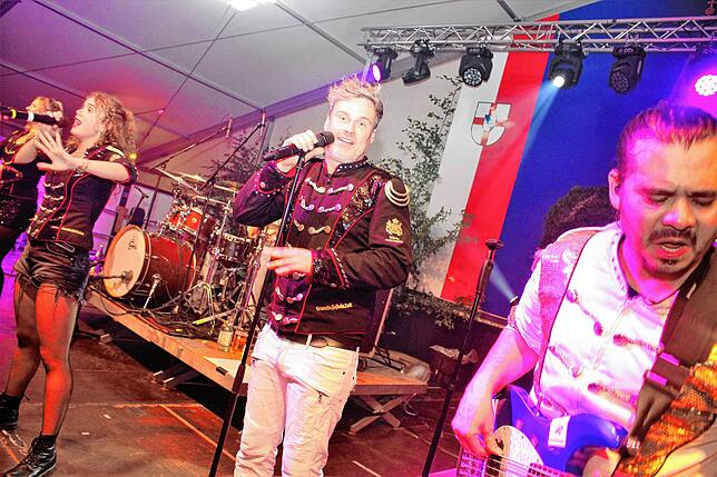 Bild 5: Partyabend auf der Bohlinger Sichelhenke mit dem Hofbräu-Regiment