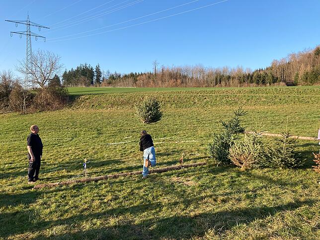 Bild 11: Weihnachtsbaum-Weitwurf in Neufrach: Die besten Bilder vom Funken-Fest!