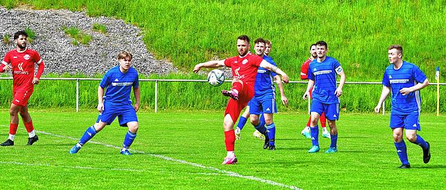 Bild 21: SV Karsau gewinnt Kellerderby mit 2:1 gegen FC Wallbach – und wir haben Fotos!