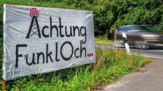Achtung Funkloch: Wer im Schwarzwald mit dem Auto unterwegs ist, ist von ständig abreißenden Verbindungen schnell genervt. Ein ...