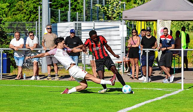 Bild 6: Türk. SV Singen feiert den Oberliga-Aufstieg! Wir waren mit der Kamera dabei.