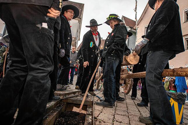 Bild 7: Bilder vom Schmotzigen Dunschdig in Meßkirch (Teil 2/3)