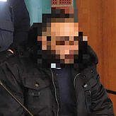 Während der 28-jährige Beschuldigte zahlreichen Familien großes Leid zugefügt haben soll, bangt er nun um sein eigenes ...