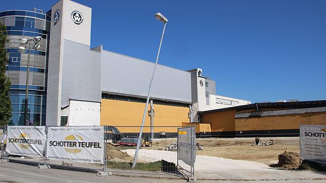 Die Bauarbeiten am Hallen-Neubau von Weber Automotive in Markdorf haben vor wenigen Wochen begonnen. In rund einem Jahr soll dort die ...