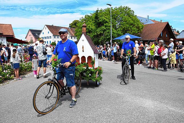 Bild 18: Nöggenschwiel feiert die 53. Rosentage – Teil 1