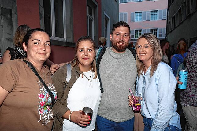 Bild 16: Zum zweiten Gassenfreitag kommen wieder viele Konstanzer in die Niederburg