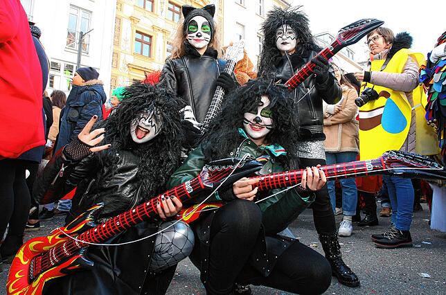 Bild 3: So bunt wird Konstanz am Schmotzigen Dunschtig in der Zukunft wieder feiern &ndash; die besten Bilder und Videos der Straßenfasnacht