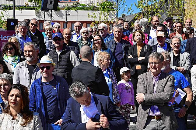 Bild 2: Tausende feiern St. Georgens neue Stadtmitte