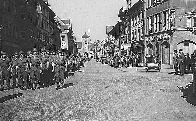 Bild 2: Zwischen Niederlage und Befreiung: Fotografien zeigen das Kriegsende in Südbaden
