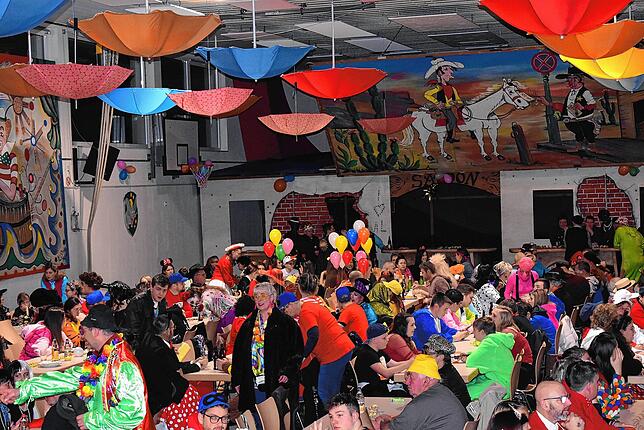 Ausverkauft war der Bunte Abend in Berau am 9. Februar. Das Publikum ließ sich aus das Motto „Disney-Welt“ ein und kam ...