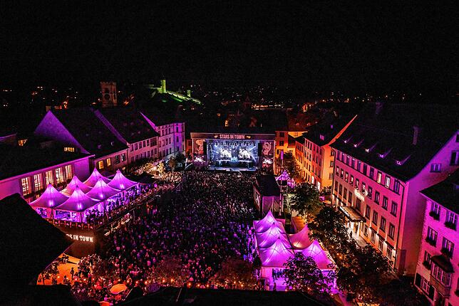 Das Stars in Town Festival in Schaffhausen hat sich zu einem beliebten Festival in der Altstadt etabliert.