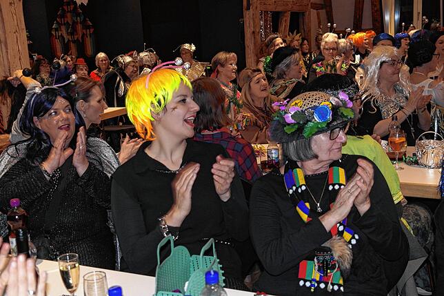 Bild 26: Die schönsten Bilder von der Frauenfasnet St. Nikolaus Markdorf