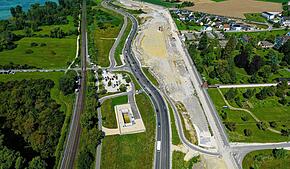 Die gute Nachricht ist: Hier wird der Tunnel Hegne gebaut. Die nicht so gute: Sobald es windet, wird eine große Menge an Staub ins Dorf ...
