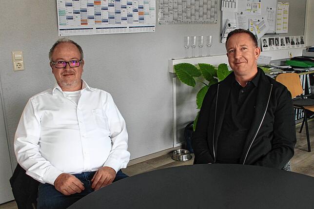 Endlich Klarheit: Jetzt können die beiden DRK-Geschäftsführer Tobias Rosenstiel (links, Donaueschingen) und Stephan Niggemeier ...