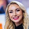 Anna-Carina Woitschack ist von Beruf Sängerin, sie ist aber auch immer wieder in anderer Funktion im Fernsehen zu sehen.