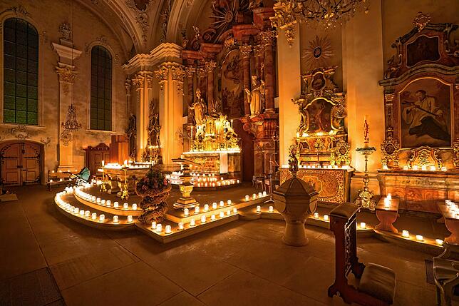 Die Maria-Himmelfahrts-Kirche, ein Meer aus Licht und Wärme, hat alle verzaubert.