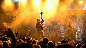 Harte Musik und spektakuläre Shows bieten die Bands jedes Jahr beim Tennenbronner Metalacker.