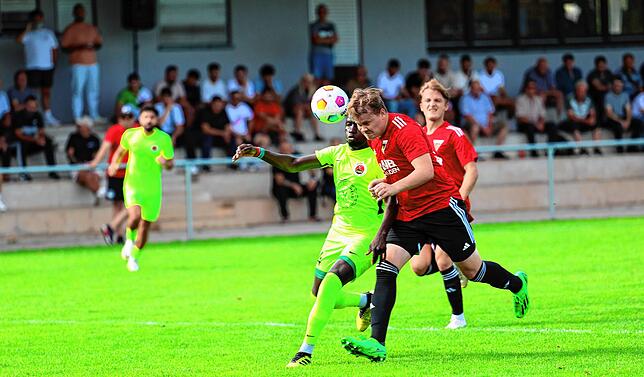 Bild 4: Die besten Bilder der Partie zwischen dem TSV Singen und dem FC Überlingen!