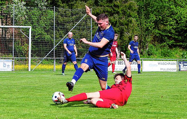 Bild 31: Wichtiger Sieg für FV Walbertsweiler-Rengetsweiler über Allensbach. Wir waren mit der Kamera dabei!