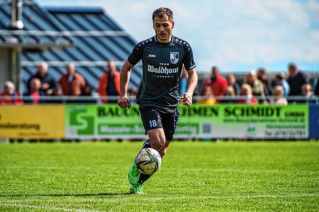 Bild 19: SV Waldhaus besiegt den SV Rheintal glatt mit 4:0 &ndash; und wir haben Bilder!
