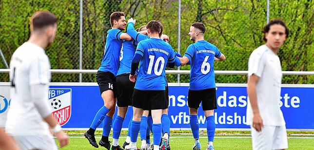 Bild 12: SG Mettingen/Krenkingen setzt sich mit 4:1 beim VfB Waldshut durch &ndash; und wir haben Bilder!
