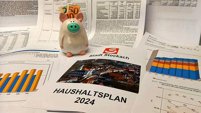 Der Haushaltsplan 2024 umfasst mehr als 300 Seiten und weist im ordentlichen Ergebnis einen Fehlbetrag in Millionenhöhe aus. Die Stadt ...