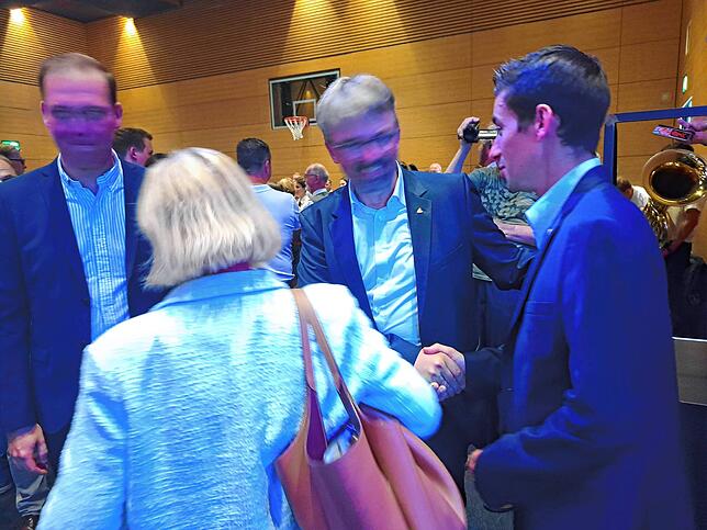 Bild 6: Martin Gruner gewinnt OB-Wahl – In der Stadthalle wird gefeiert