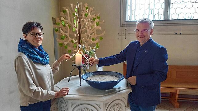 Ulf Weber ist der neue Pfarrer der evangelischen Gemeinde in Stockach. Seine Frau Heike Heckmann wird hier als Gemeindepädagogin tätig.