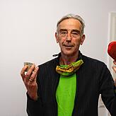 Herz zeigen oder steinhart zuschlagen? Leo Lensing kümmert sich um Männer, die Frauen und/oder Kinder mehrfach geschlagen haben. Der ...