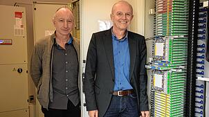 Sie freuen sich über den Startschuss zum Anschluss der Glasfaserleitungen in Rickenbach: Hauptamtsleiter Markus Wagner und Bürgermeister ...