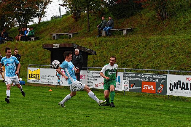 Bild 3: SV Waldhaus bezwingt den SV Obersäckingen mit 4:0 &ndash; und wir haben Bilder!