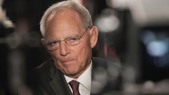 &bdquo;Nicht geringer Beitrag dazu, die Demokratie im Alltag lebendig zu halten.&ldquo; Bundestagspräsident Wolfgang Schäuble über ...