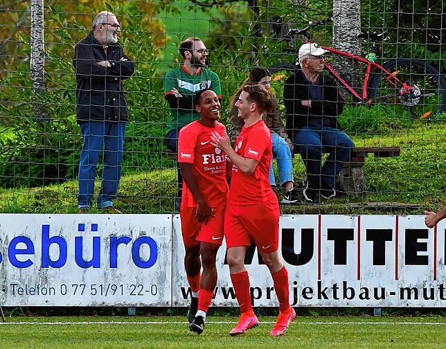 Bild 30: FC Tiengen 08 feiert 8:0-Kantersieg beim FC Rot-Weiß Weilheim &ndash; und wir haben Bilder!
