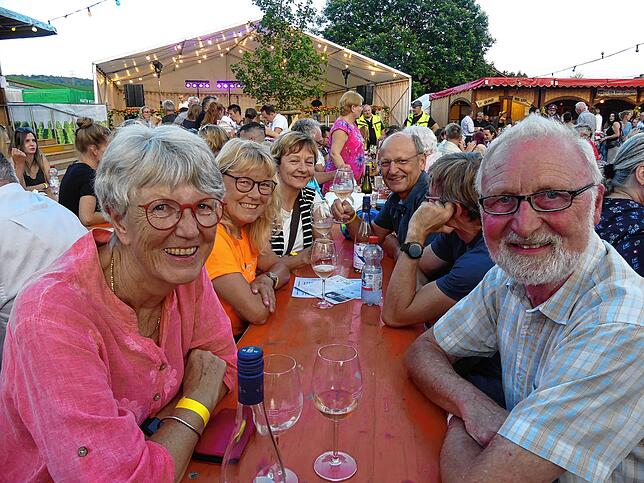 Bild 15: Die Bilder vom Bermatinger Weinfest! So schön war der Auftakt am Freitagabend