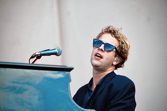 Bild 12: Die besten Bilder vom Auftritt von Tom Odell auf dem Southside 2024