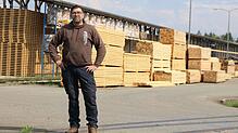 Marc Rückerl teilt sich mit seinem Bruder Roman die Geschäftsführung der Holzwerke Rückerl, die an ihrem Firmenstandort im ...