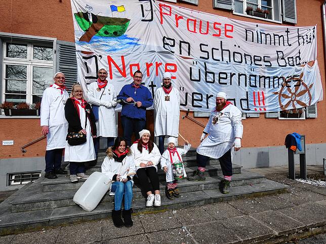 Mit dem großen Plakat unübersehbar war die durch die Schlüsselübergabe von Bürgermeister Fabian Prause an den Wiischmöckcher-Präsidenten ...