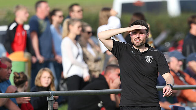 Trainer Niklas Bucher ist neu beim SV Mühlhausen. Er unterstützt Spielertrainer Manuel Gutacker und Spieler-Co-Trainer Marc Labusch.