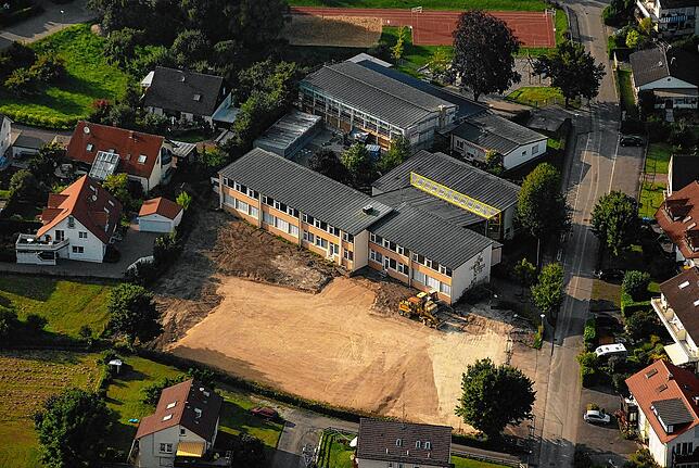 So sah es aus, bevor der Hochbau für die Erweiterung der Sernatingen-Schule begann.