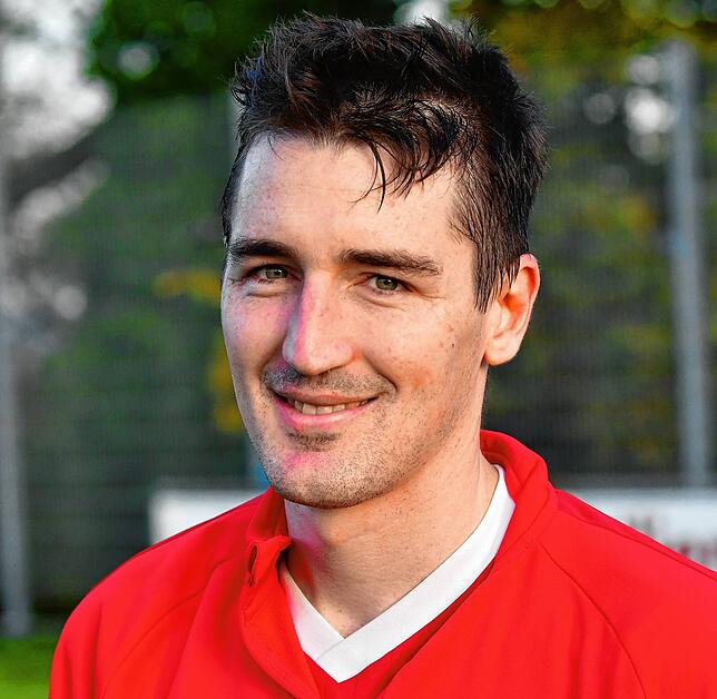 Sportchef Michael Emmerich (FC RW Weilheim): „Alle Spieler sind geimpft. Es wird allerdings eng, wenn sich mehrere Spieler ...