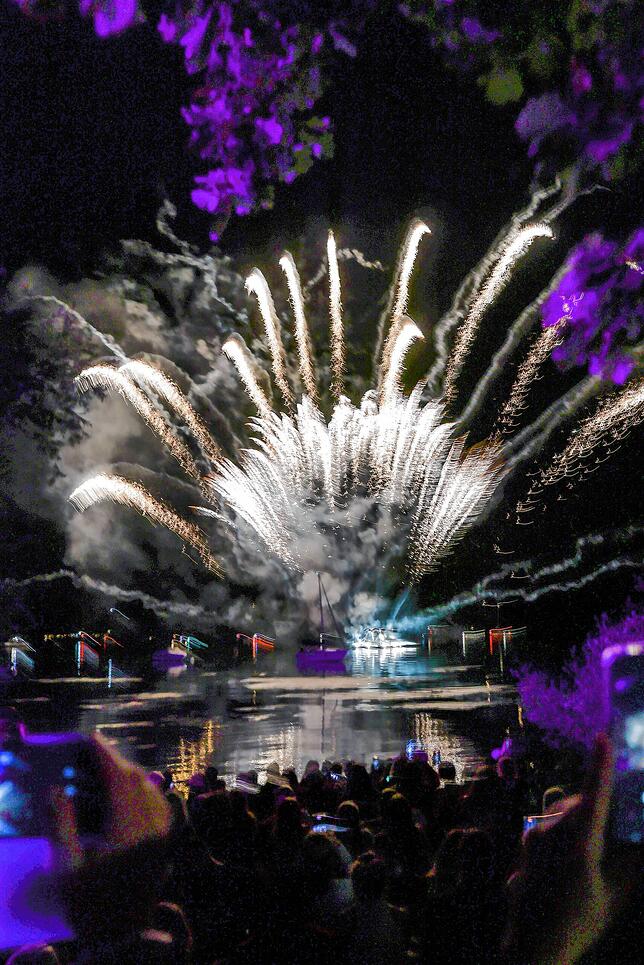 Bild 16: Bilder vom Hausherrenfest am Abend und dem Feuerwerk