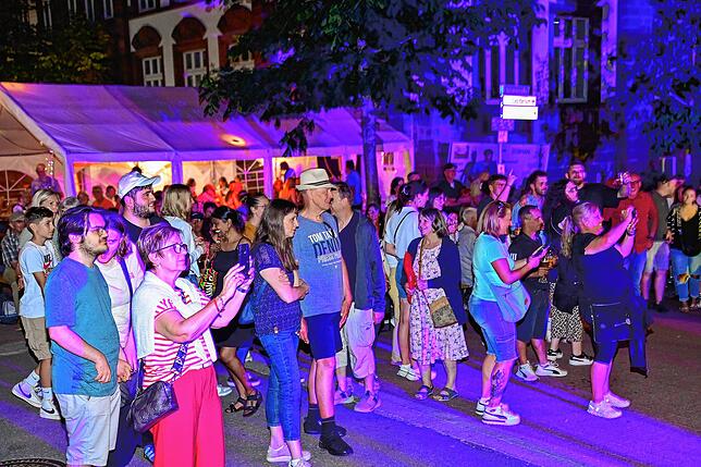 Bild 6: Tausende feiern beim Stadtfest