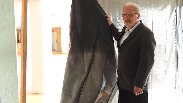 Hereinspaziert: Peter Mast gewährt exklusive Einblicke hinter die Kulissen der Campus-Baustelle.