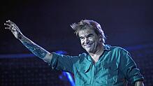 Die Hosen coverten den Ärzte-Hit &bdquo;Schrei nach Liebe&ldquo;, denn &ndash; wie Campino meinte &ndash; &bdquo;wir helfen ja immer ...