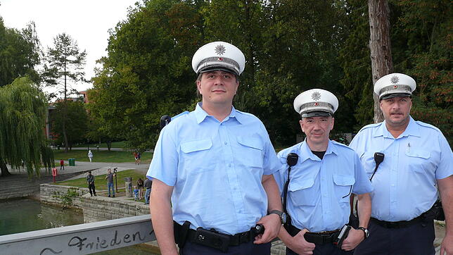 So wie auf dem Foto in Konstanz soll es auch in Singen bald einen kommunalen Ordnungsdienst geben. Die Mitarbeiter müssen viel leisten. ...