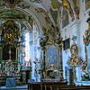 Reich verziert und üppig ausgestattet ist die barocke Kirche Sankt Bernhard in Wald. Hier findet im Januar ein Begrüßungsgottesdienst statt.