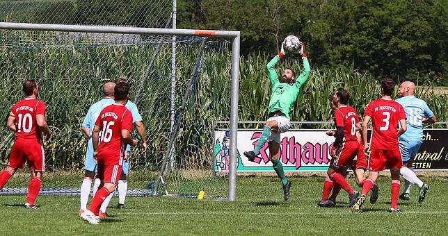 Bild 7: SV Jestetten setzt sich im Pokal-Derby mit 4:2 bei der SG Lottstetten/Altenburg durch