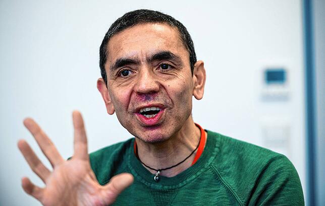 Ugur Sahin, Vorstandsvorsitzender des Biotechnologie-Unternehmens Biontech, und seine Frau Özlem Türeci, medizinische Geschäftsführerin ...