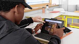 Lernen ganz interaktiv: Mit der eddilake-App können die Kinder spielerisch den Umgang mit Medien üben.